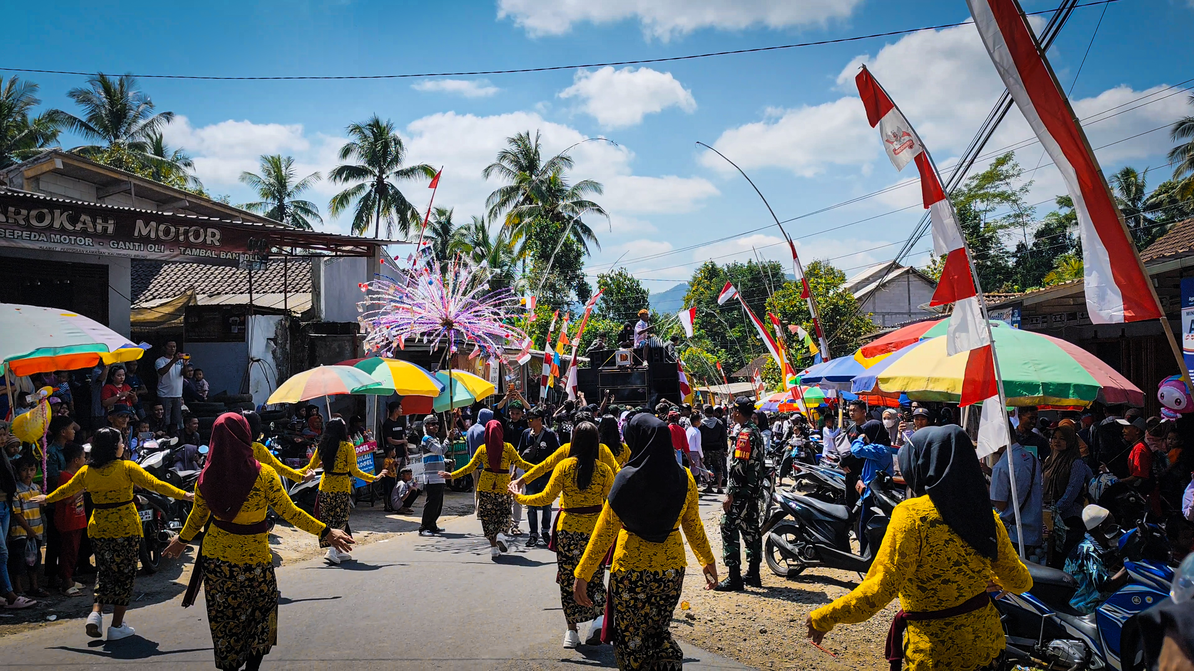 Peserta karnaval